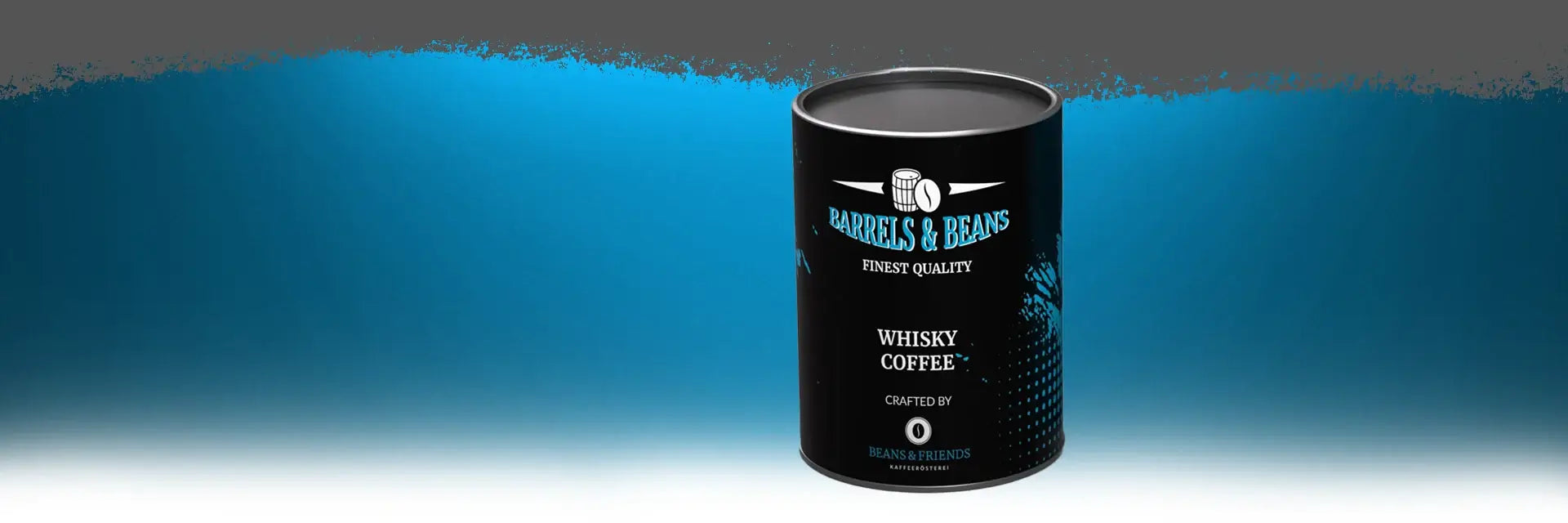 „Banner für den Whisky Barrels Kaffee – Leuchtendes, edles Blau als Hintergrund mit einer schwebenden Dose Whiskykaffee. Das Design vermittelt eine elegante, luxuriöse Atmosphäre und hebt die einzigartige Kaffeesorte hervor.“