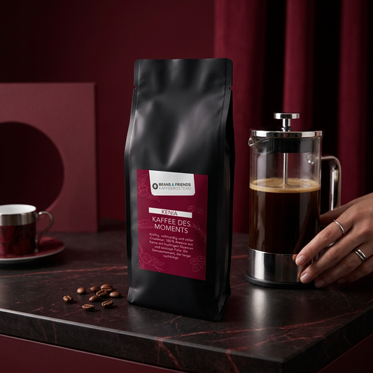 Kenia von Beans & Friends in der French Press – kräftiger Spezialitätenkaffee mit intensiver Frucht und langem Nachklang