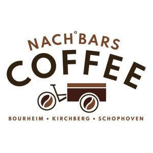 „Nachbars-Coffee Logo – Weißes Logo mit brauner Schrift und Coffeebike, Wiederverkäufer und Kaffeepartner.“